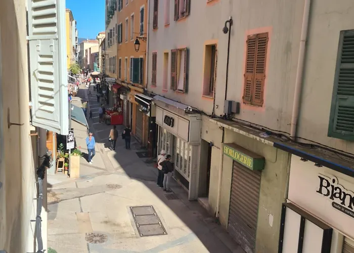 T2 Centre Apartmán *